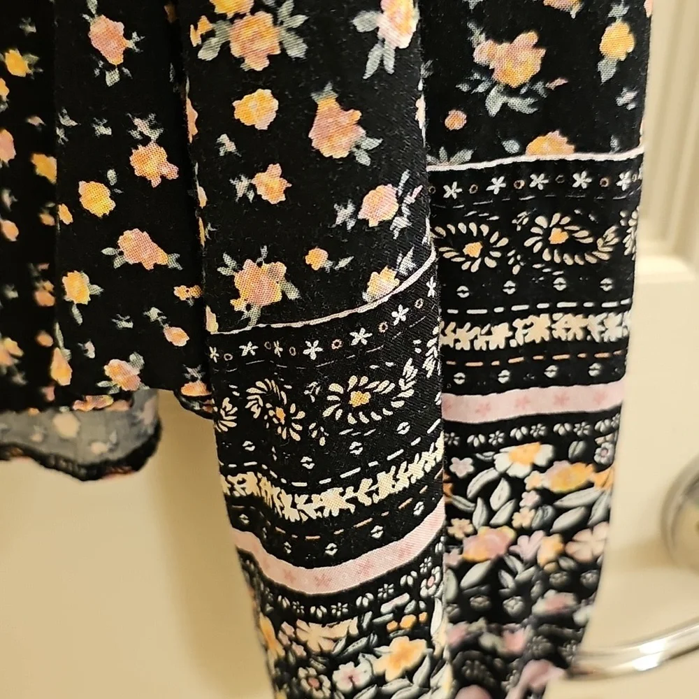 Hippie Rose Women's Top - Picture 4 of 8